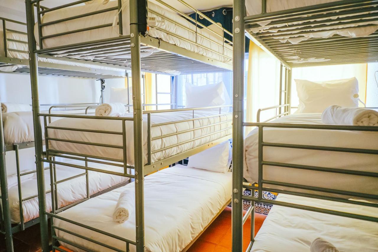 Help Yourself Hostels - Restelo Lisboa Eksteriør bilde