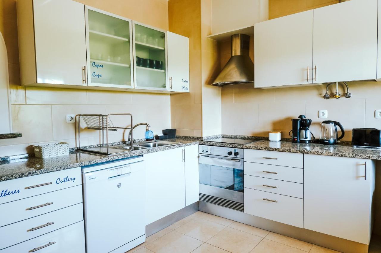 Help Yourself Hostels - Restelo Lisboa Eksteriør bilde